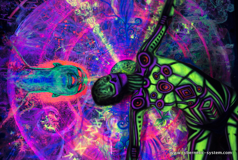 3-UV_Bodypainting_by_Alienjedna_no14_03